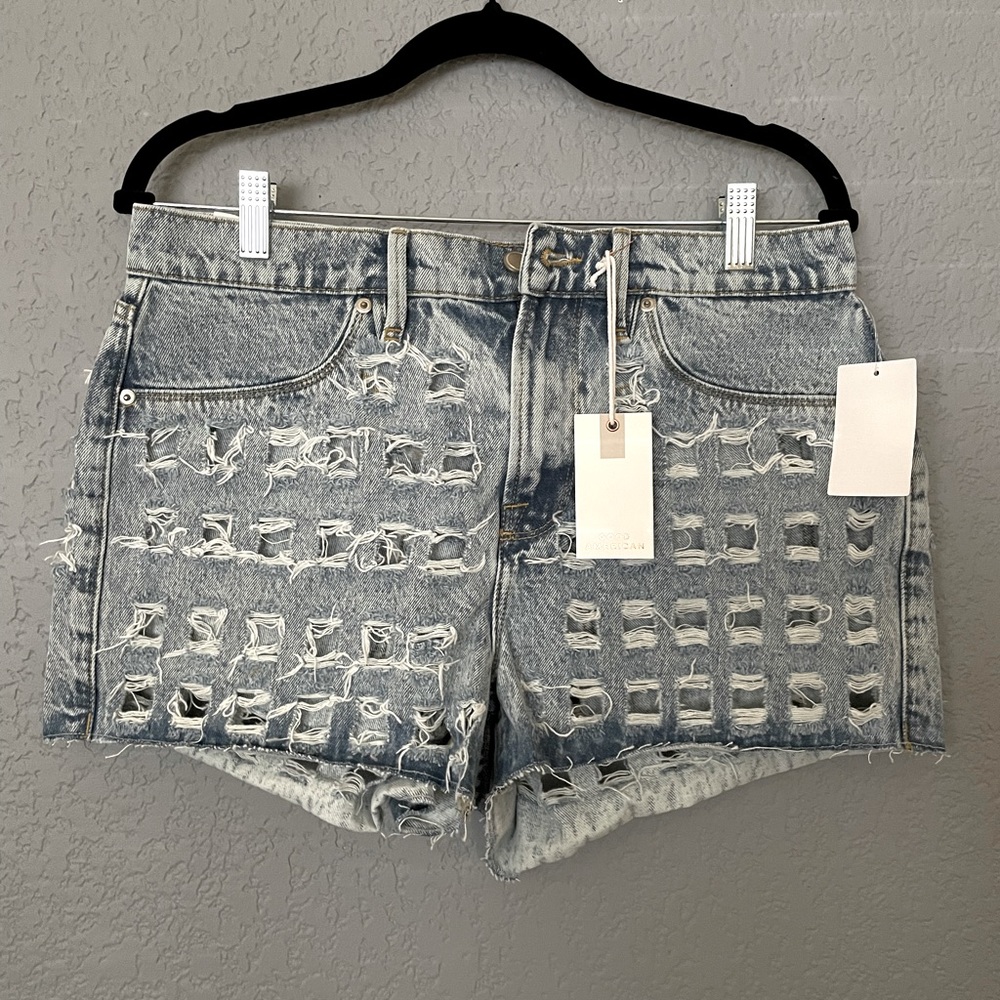 NWT Good American Distressed Jean Shorts Size 6